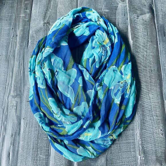 Lilly Pulitzer Accessories - Lilly Pulitzer Blue Green Floral Light Infinity Scarf